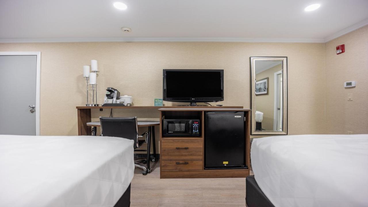 Holiday Inn Plainview-Long Island By Ihg Dış mekan fotoğraf