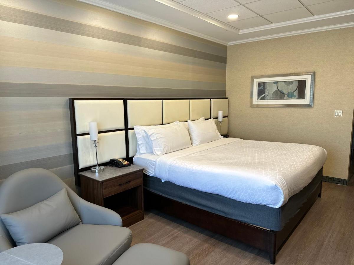 Holiday Inn Plainview-Long Island By Ihg Dış mekan fotoğraf