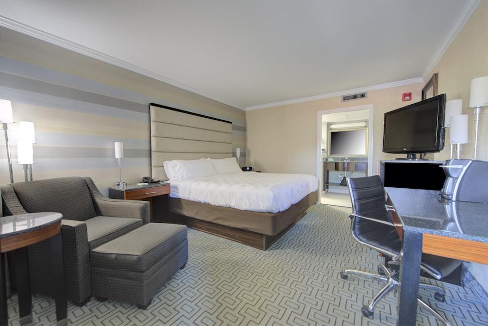Holiday Inn Plainview-Long Island By Ihg Dış mekan fotoğraf